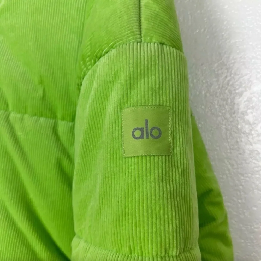 Alo Yoga Corduroy Stage Puffer in Celery Green Unisex Cotton Blend Size XXL